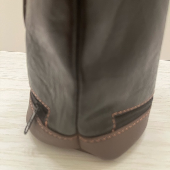 Leather wine bottle/champagne Bubbles carrier Black and brown With Carry Handle. - Picture 6 of 8